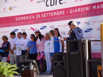 La premiazione di alcune atlete di "Datti una mossa!" 