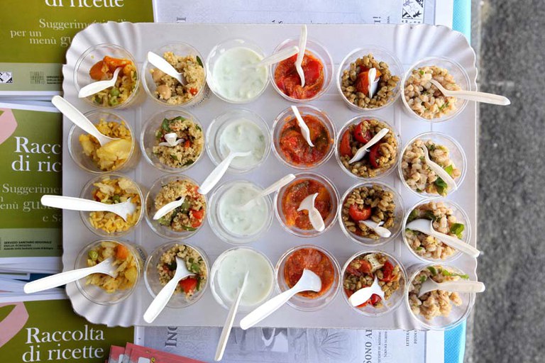 Assaggi sani ed etnici assieme