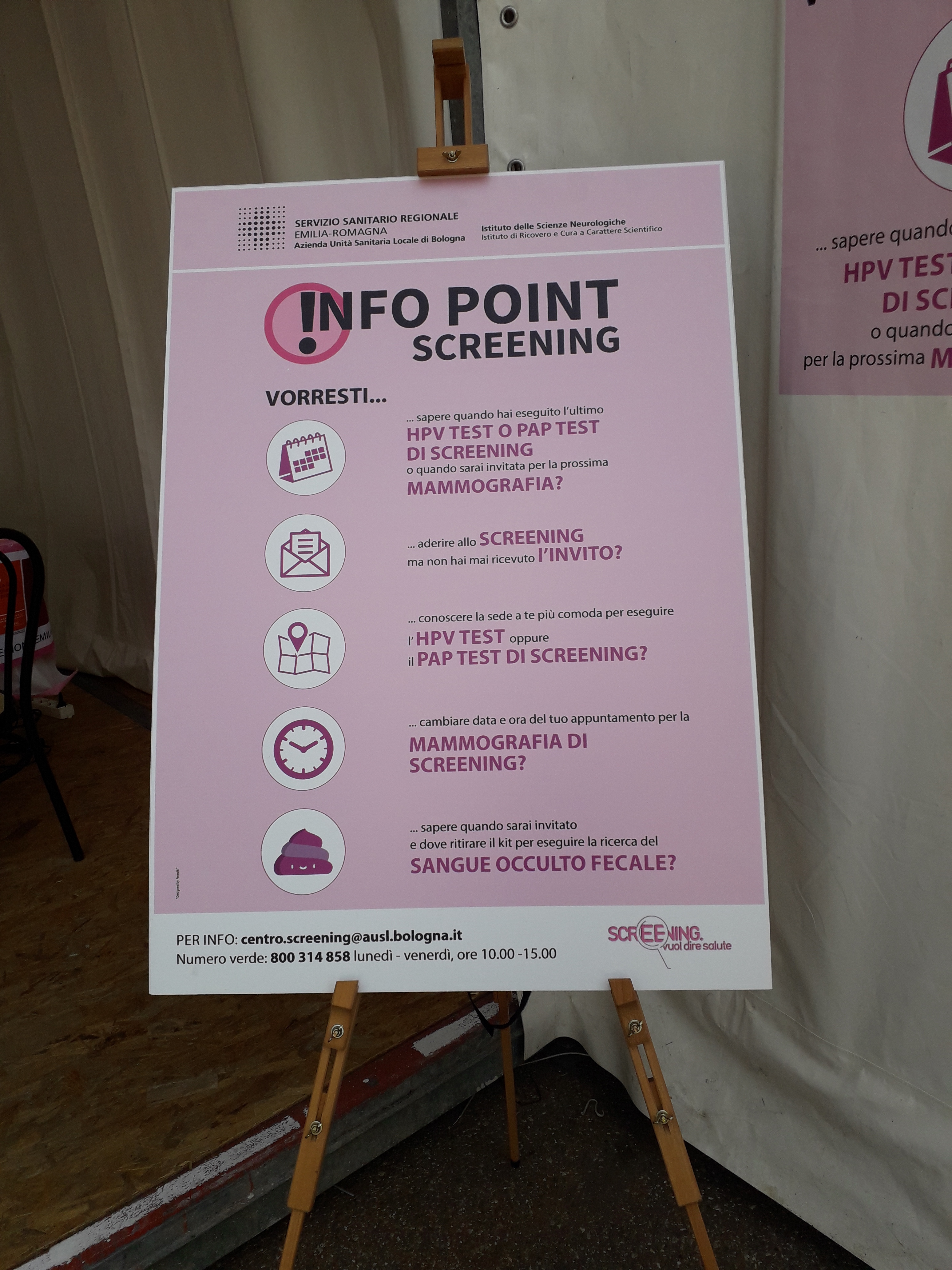 Info Point screening