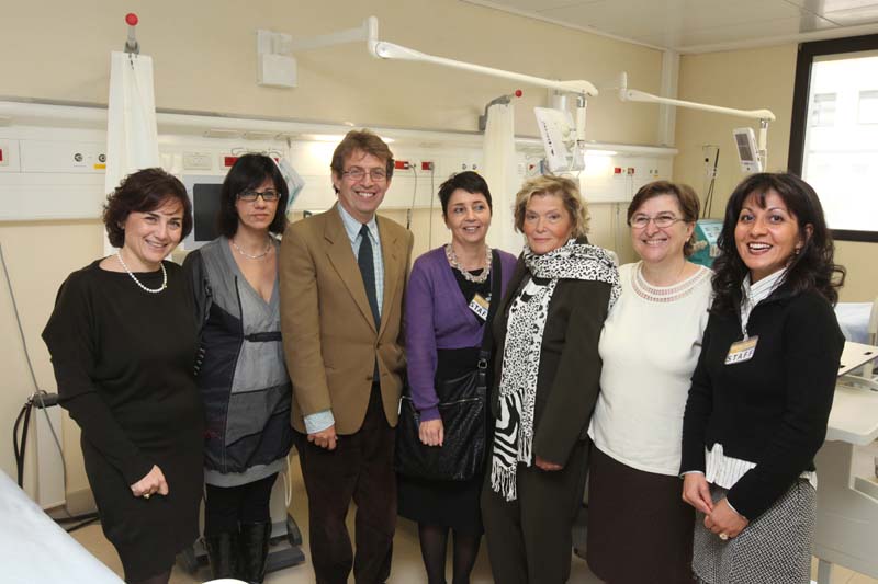 Lo staff del Centro Dialisi con il Direttore Francesco Ripa di Meana