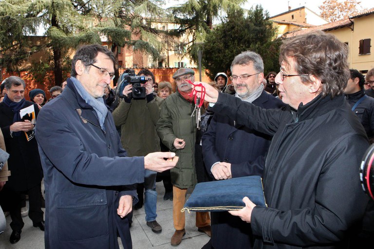 Il momento della consegna delle chiavi