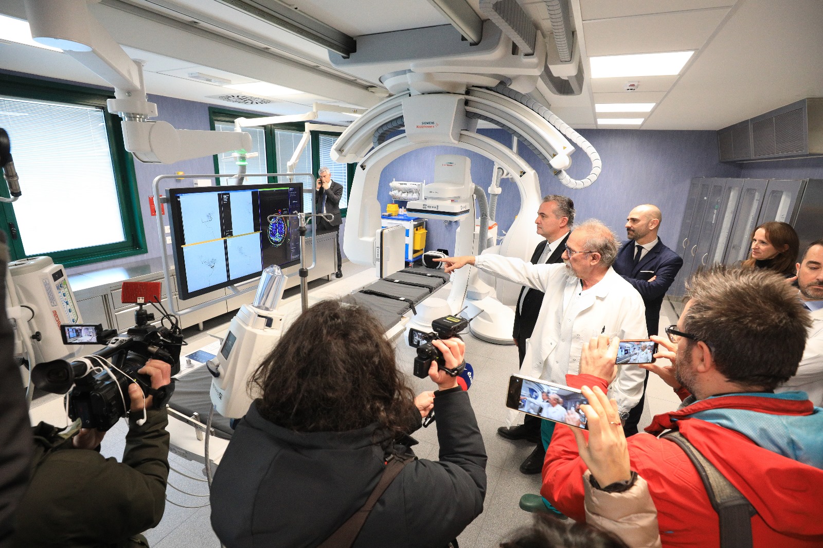 Angiografo biplano 2.jpeg