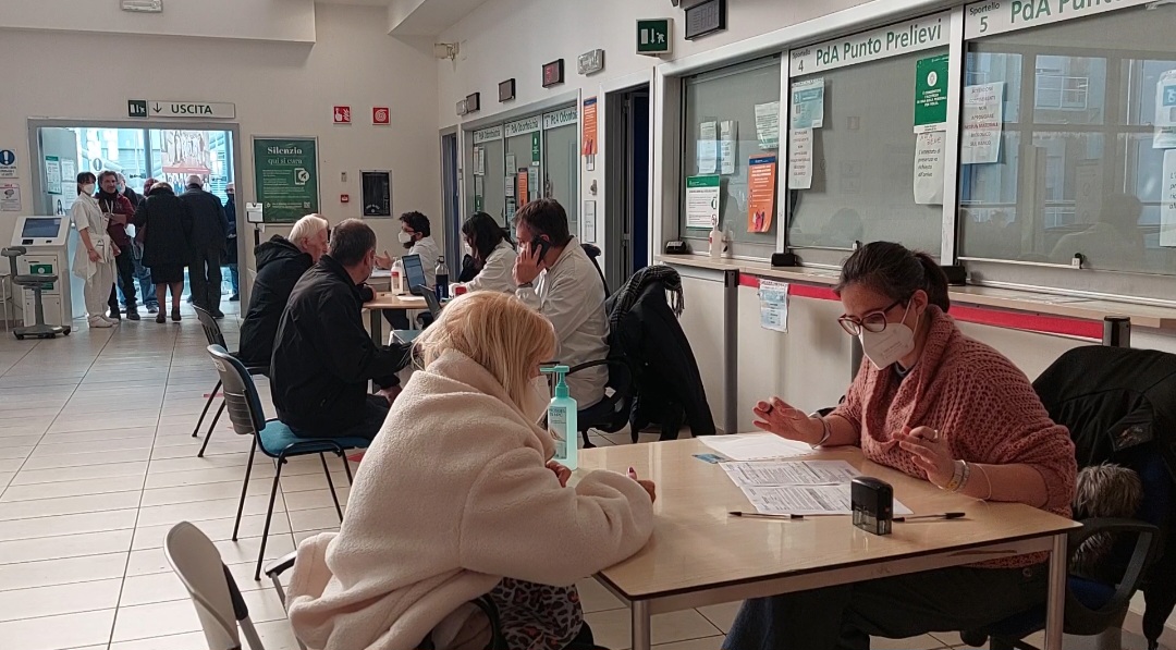 Quasi 300 cittadini hanno aderito all'open day per la vaccinazione anticovid all'Ospedale Maggiore