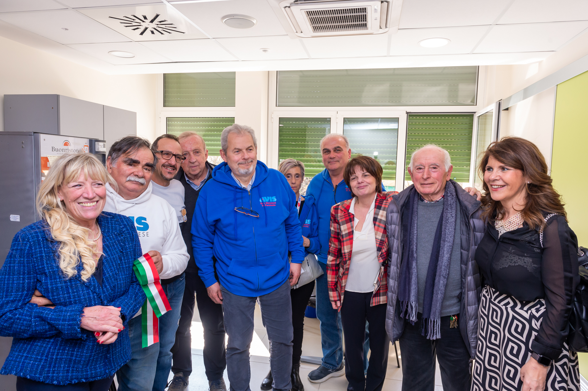 Foto d'equipe con i volontari del Centro donazione sangue di San Giovanni in Persiceto