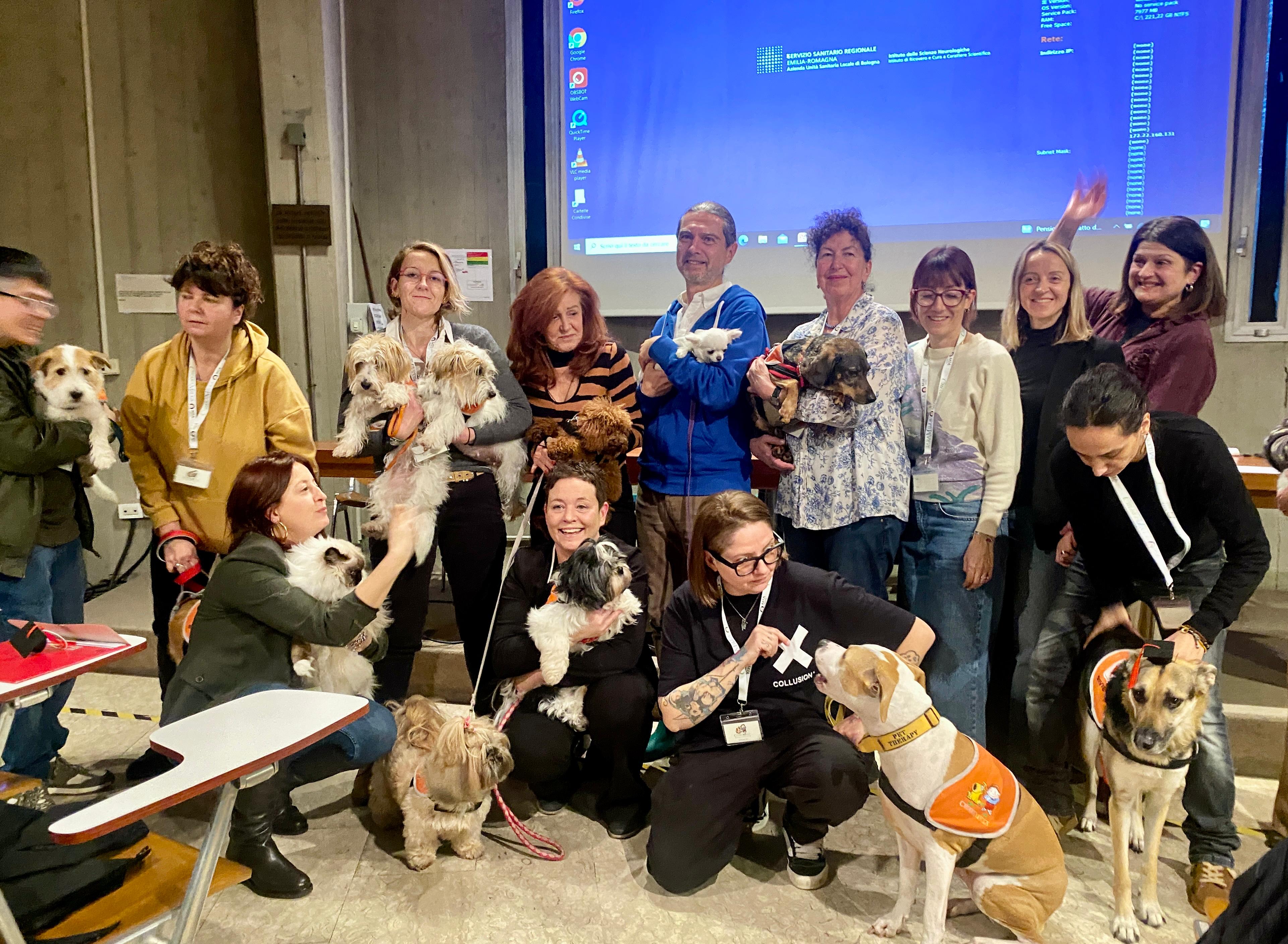 Un anno di pet therapy con i pazienti oncologici dell’Ospedale Bellaria. Consegnate le lauree ai dogtors, dottori a 4 zampe