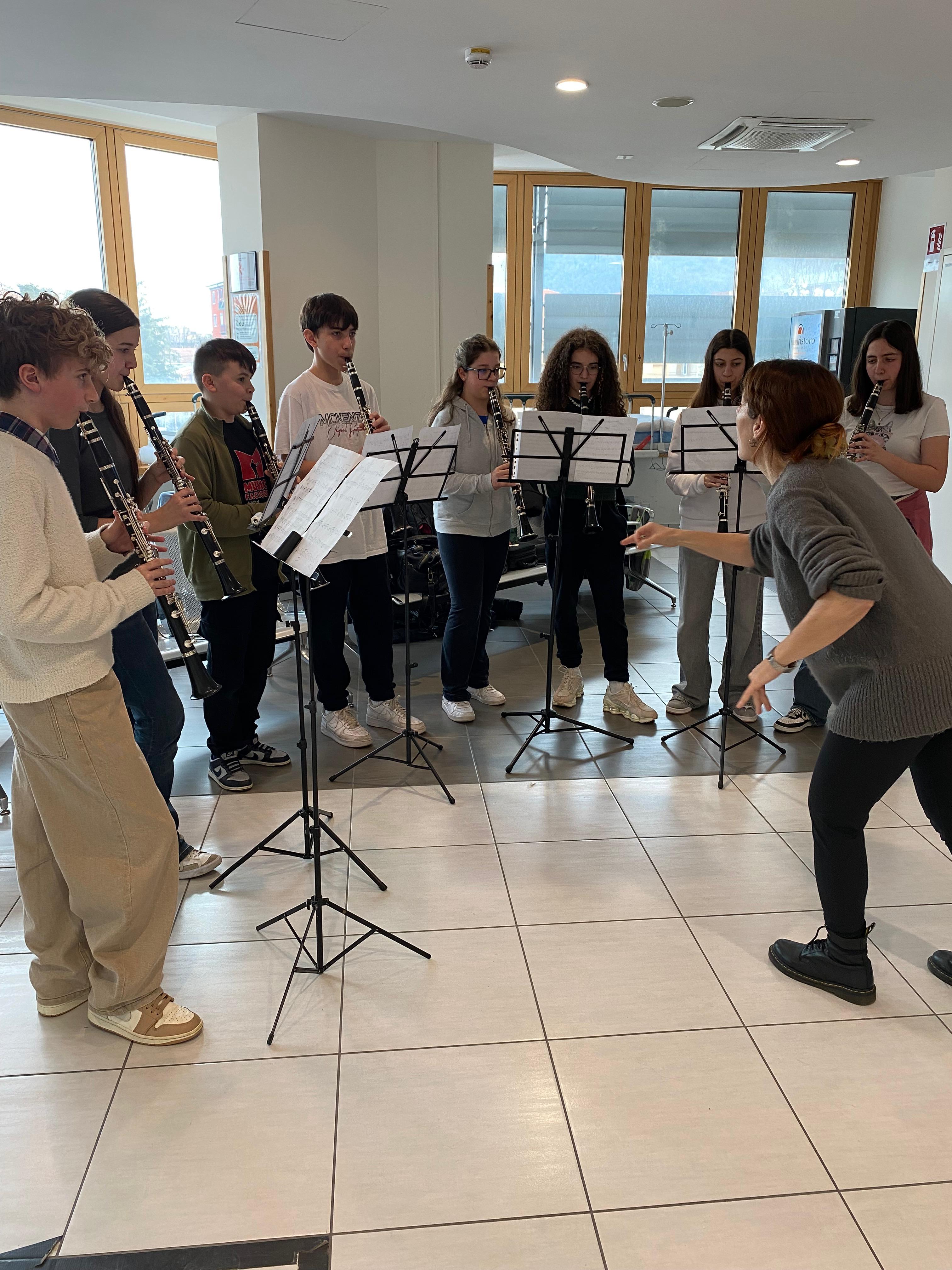 Poesie e note in corsia