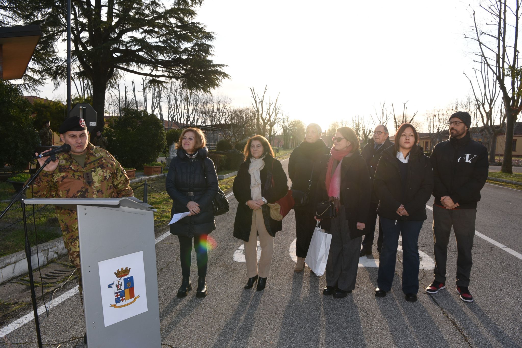 Il rito dell'alzabandiera presso il 121° Reggimento Artiglieria C/A “Ravenna”