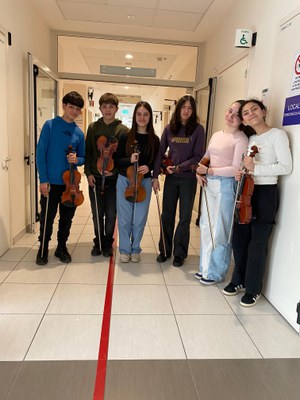 Poesie e note in corsia