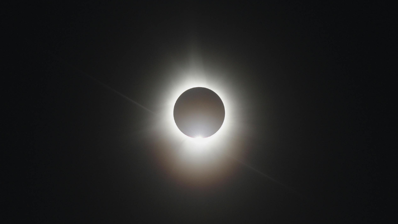 Eclissi, spettacolo in sicurezza