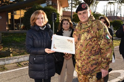 Il rito dell'alzabandiera presso il 121° Reggimento Artiglieria C/A “Ravenna”