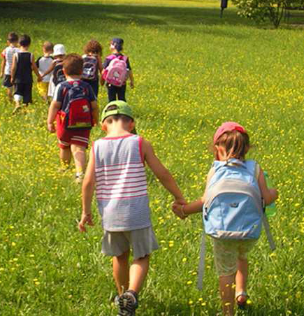 Saluti del Direttore del Distretto Eno Quargnolo ai suoi collaboratori. Saluti del Direttore del Distretto Eno Quargnolo ai suoi collaboratori.