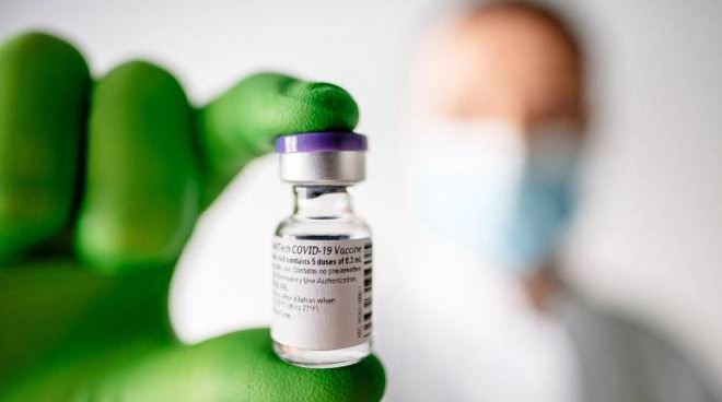 Vaccinazioni anti-Covid. Al via da lunedì 11 ottobre la somministrazione della terza dose agli over80 con prenotazioni a partire da oggi
