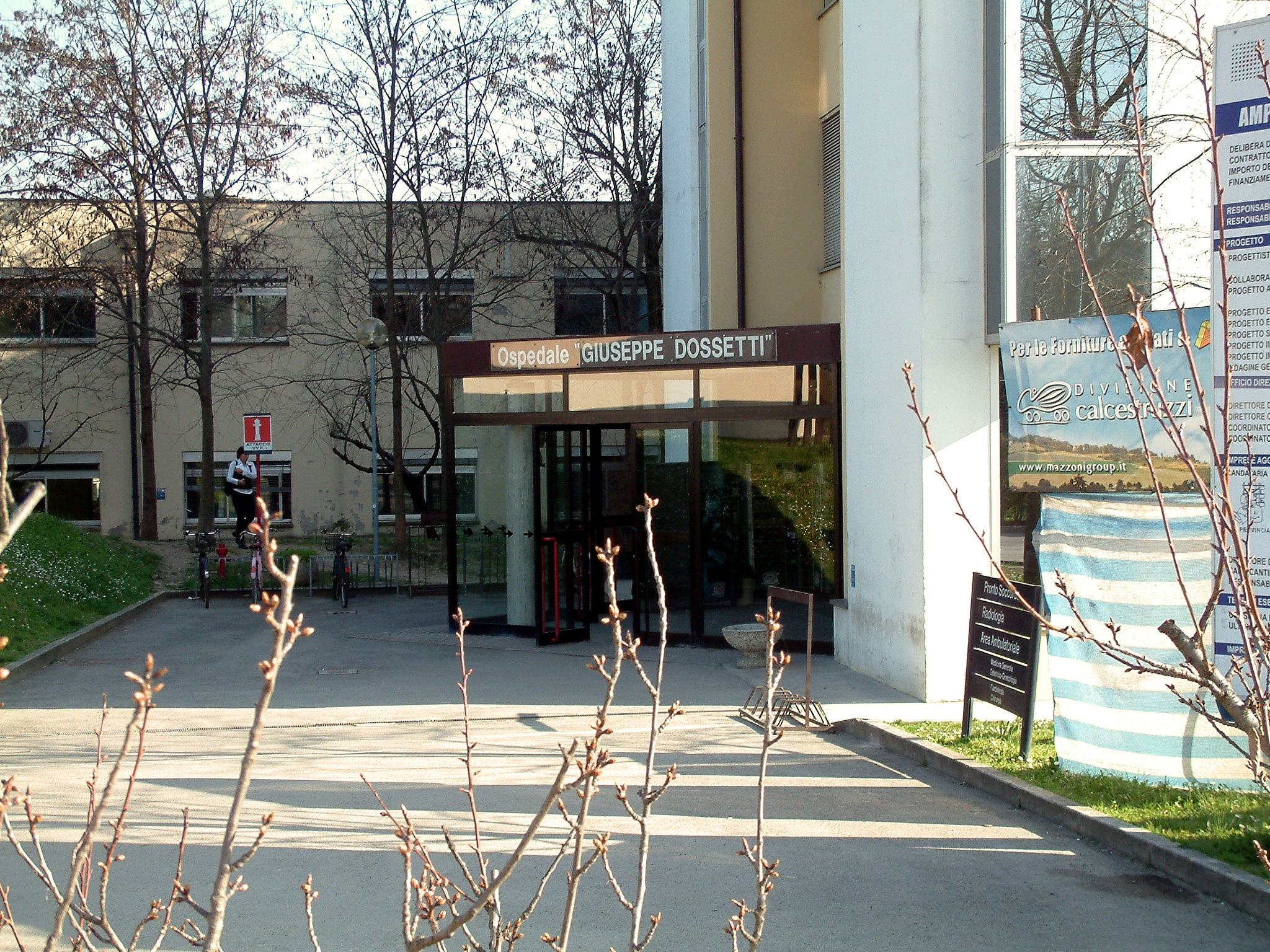Ospedale di Bazzano, ingresso 