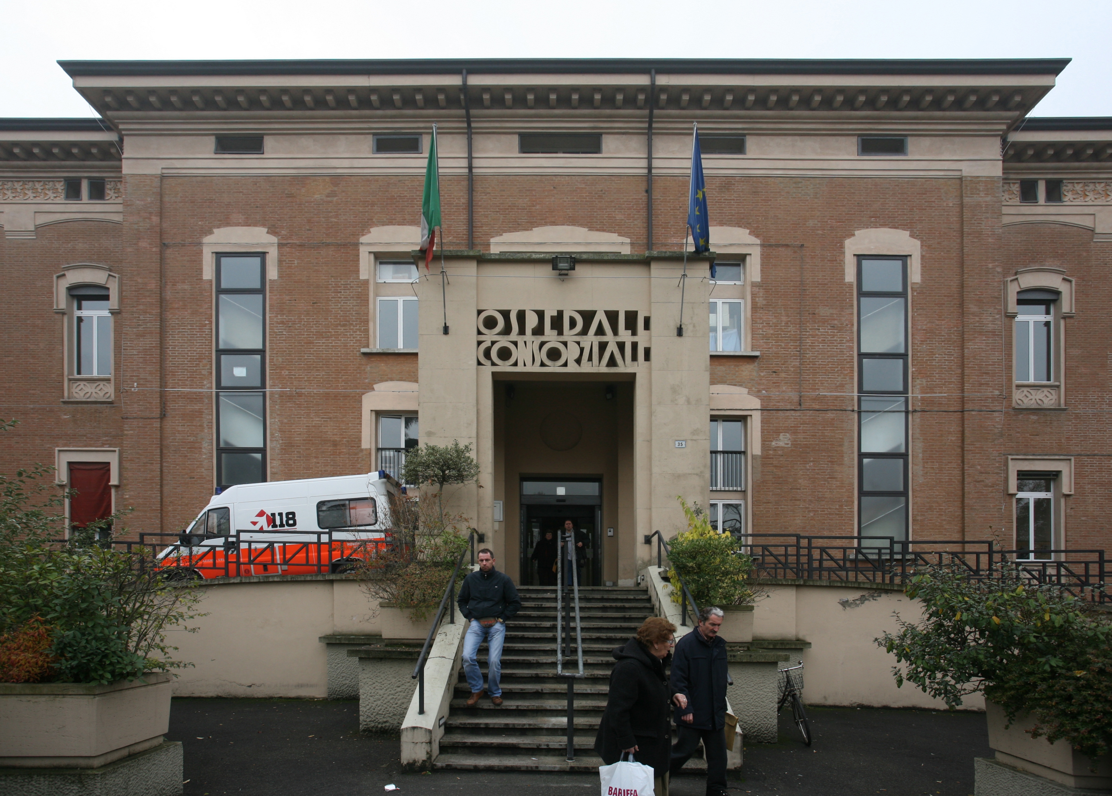 Ospedale di Bentivoglio, facciata e ingresso ospedale Ospedale di Bentivoglio, facciata e ingresso ospedale