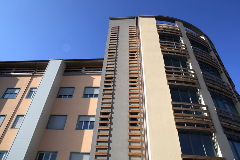 Ospedale di Porretta, facciata, particolare