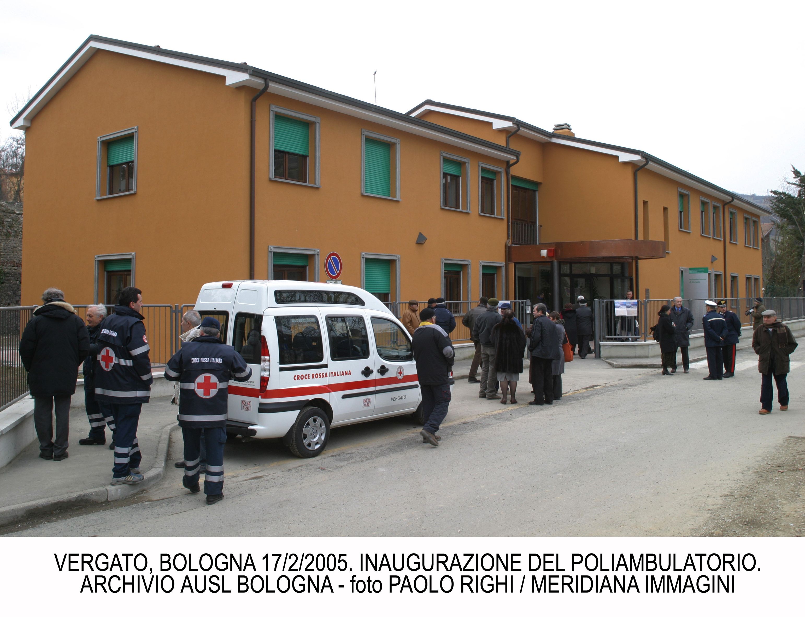 Vergato - Poliambulatorio, facciata e ingresso 